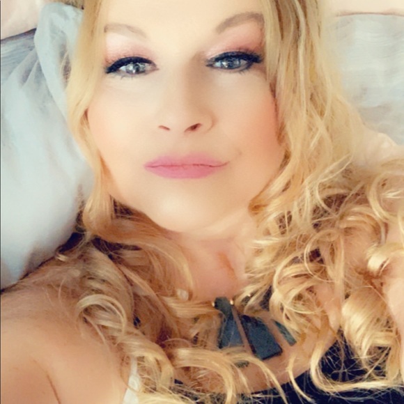 Meet your Posher, Kristina - Picture 4 of 4